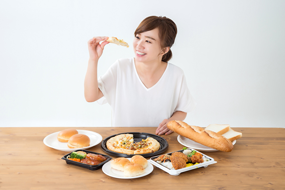 「食欲の秋」は誘惑が多い…どうやったら食欲を抑えられる?